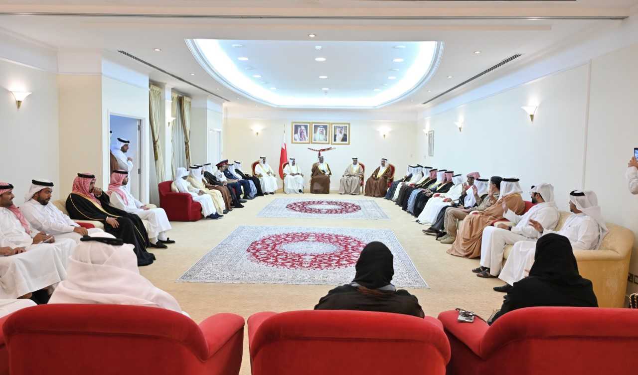 خلال التقاء سموه بالأهالي بمجلس المحافظة سمو محافظ الجنوبية يؤكد مواصلة المبادرات والبرامج الهادفة والسعي لتلبية احتياجات الأهالي تعزيزاً للشراكة المجتمعية<